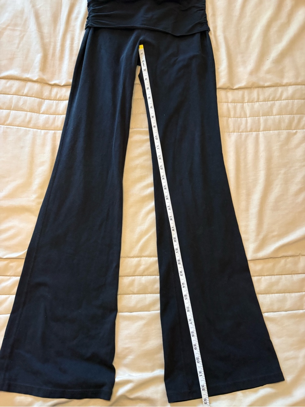 Fold-Over Waist yoga Pants - Black - Picture 4 of 8